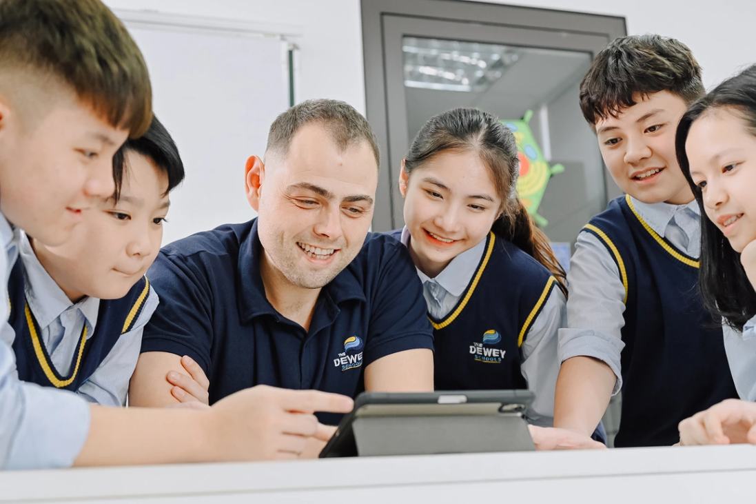 Trại hè tiếng Anh Trường Dewey Schools